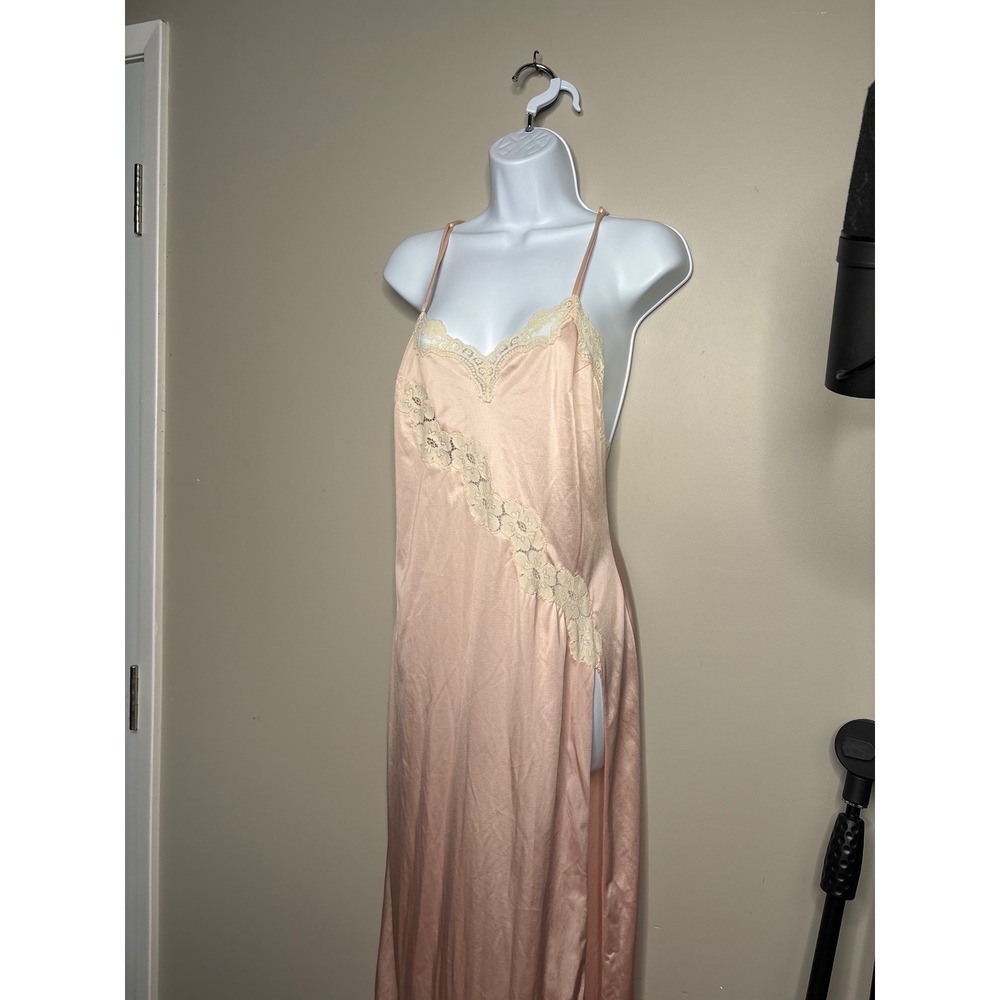 Vintage Vanity Fair Pink Lace Trim Nightgown Antron III Nylon Slip Dress Size 34